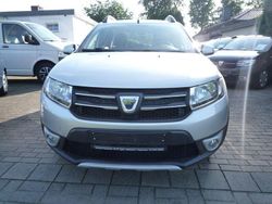 Silber Gebraucht 2015 Dacia Sandero Prestige Kleinwagen | 6.799 € (Fairer Preis)