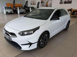 Weiß Neu 2025 Kia Ceed Limousine | 24.990 € (Teuer)