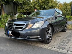 Grau Gebraucht 2011 Mercedes E350 Kombi | 13.600 € (Etwas zu teuer)