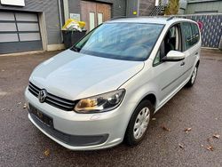Grau Gebraucht 2012 VW Touran Trendline Van / Kleinbus | 4.400 € (Superpreis)