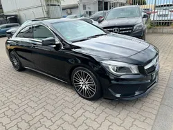 Schwarz Gebraucht 2013 Mercedes CLA200 AMG line Limousine | 12.999 €