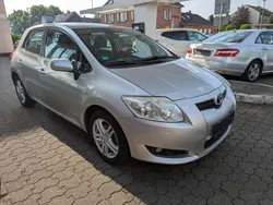 Silber Gebraucht 2009 Toyota Auris Luna Limousine | 7.000 € (Etwas zu teuer)