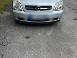 Silber Gebraucht 2004 Opel Vectra Kombi | 2.500 €
