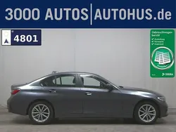 Grau Gebraucht 2020 BMW 320 Sport Line Limousine | 23.780 € (Superpreis)