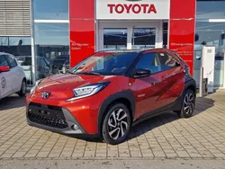 Chili red / night sky black Neu 2025 Toyota Aygo Kleinwagen | 19.190 €
