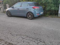 Blau Gebraucht 2015 Hyundai i20 Kleinwagen | 6.200 € (Etwas zu teuer)