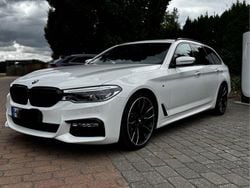 Weiß Gebraucht 2017 BMW 540 Shadowline Kombi | 33.200 € (Fairer Preis)