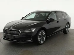 Onyx schwarz metallic Gebraucht 2024 Skoda Superb Selection Kombi | 43.495 € (Guter Preis)
