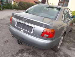 Silber Gebraucht 1996 Audi A4 Limousine | 650 € (Guter Preis)