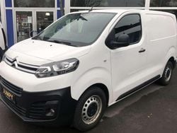 Polarweiß Gebraucht 2021 Citroën Jumpy Van / Kleinbus | 15.990 € (Guter Preis)