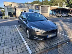 Grau Gebraucht 2016 Ford Focus Cool & Connect Kombi | 6.500 € (Fairer Preis)