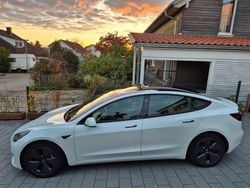 Weiß Gebraucht 2021 Tesla Model 3 Limousine | 26.300 € (Superpreis)