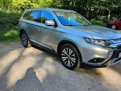 Silber Gebraucht 2020 Mitsubishi Outlander Top SUV | 28.300 € (Teuer)