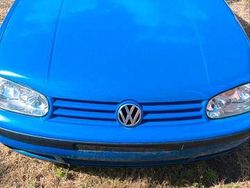 Blau Gebraucht 1999 VW Golf IV Kleinwagen | 800 € (Fairer Preis)