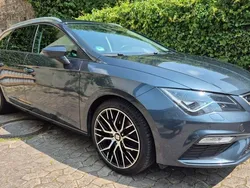 Grau Gebraucht 2018 Seat Leon ST FR Kombi | 24.999 €