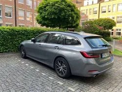 Grau Gebraucht 2023 BMW 330 Sport Line Kombi | 48.000 € (Guter Preis)