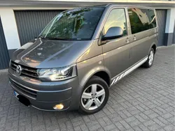 Grau Gebraucht 2015 VW Multivan Van / Kleinbus | 23.990 €