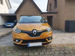 Gelb Gebraucht 2017 Renault Scénic IV Intens Van / Kleinbus | 11.990 € (Superpreis)