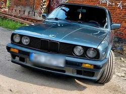 Grau Gebraucht 1989 BMW 316 Limousine | 9.000 €
