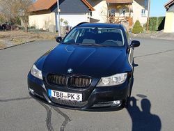 Schwarz Gebraucht 2010 BMW 330 Sport Line Kombi | 8.000 € (Superpreis)