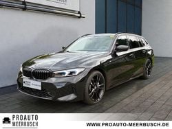 Black sapphire Gebraucht 2024 BMW 330 M Sport Kombi | 51.999 € (Fairer Preis)