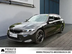 Black sapphire Gebraucht 2024 BMW 330 M Sport Kombi | 52.999 € (Fairer Preis)