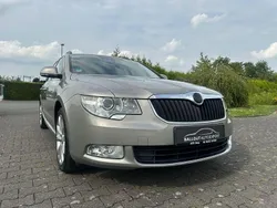 Grau Gebraucht 2012 Skoda Superb Limousine | 5.950 € (Superpreis)