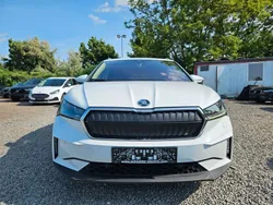 Weiß Gebraucht 2021 Skoda Enyaq iV SUV | 26.900 € (Fairer Preis)