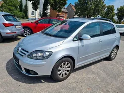 Grau Gebraucht 2007 VW Golf Plus Cross Comfortline Van / Kleinbus | 5.500 € (Fairer Preis)