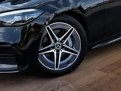 Schwarz Gebraucht 2024 Mercedes C220 AMG Limousine | 40.730 € (Fairer Preis)