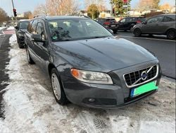 Grau Gebraucht 2011 Volvo V70 Summum Kombi | 8.800 € (Fairer Preis)