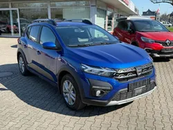 Stahlblau (metallic) Gebraucht 2022 Dacia Sandero Stepway Kleinwagen | 15.950 € (Fairer Preis)