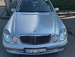 Grau Gebraucht 2005 Mercedes E320 Limousine | 6.000 €