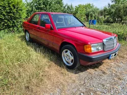 Rot Gebraucht 1991 Mercedes 190 Limousine | 5.900 €