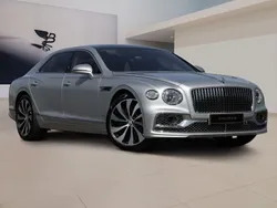 Silber Neu 2024 Bentley Flying Spur Limousine | 274.900 € (Etwas zu teuer)