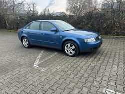 Blau Gebraucht 2002 Audi A4 Limousine | 1.750 € (Guter Preis)