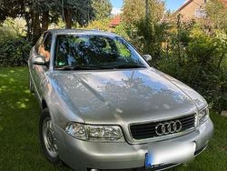 Silber Gebraucht 1999 Audi A4 Limousine | 5.200 €