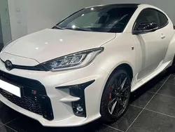 Platinumweiß perleffekt Gebraucht 2024 Toyota Yaris Edition Kleinwagen | 42.000 € (Fairer Preis)