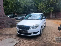 Weiß Gebraucht 2007 Skoda Fabia Kleinwagen | 1.599 € (Guter Preis)