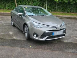 Gebraucht 2016 Toyota Avensis Limousine | 12.500 €