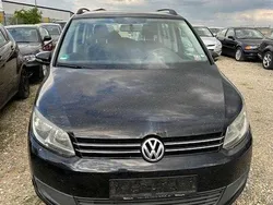 Deep black perleffekt Gebraucht 2010 VW Touran Trendline Van / Kleinbus | 1.999 € (Guter Preis)