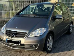 Grau Gebraucht 2010 Mercedes A160 Van / Kleinbus | 5.299 € (Fairer Preis)