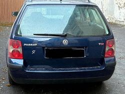 Blau Gebraucht 2002 VW Passat Kombi | 2.699 € (Teuer)