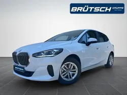 Alpinweiss iii Gebraucht 2024 BMW 218 Active Tourer Luxury Line Van / Kleinbus | 31.880 € (Guter Preis)