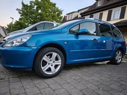 Blau Gebraucht 2002 Peugeot 307 Kombi | 1.000 € (Fairer Preis)