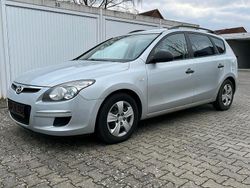 Silber Gebraucht 2009 Hyundai i30 Kombi | 1.999 €