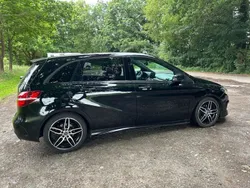 Schwarz Gebraucht 2018 Mercedes B200 Van / Kleinbus | 16.000 € (Fairer Preis)