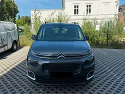 Grau Gebraucht 2018 Citroën Berlingo Feel Van / Kleinbus | 13.300 € (Superpreis)