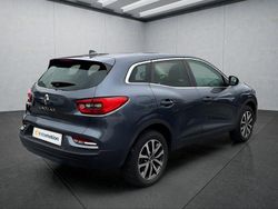 Grau Gebraucht 2021 Renault Kadjar SUV | 20.399 € (Etwas zu teuer)