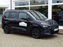 Perla nera schwarz met. Gebraucht 2023 Citroën e-Berlingo Shine Van / Kleinbus | 27.700 € (Teuer)